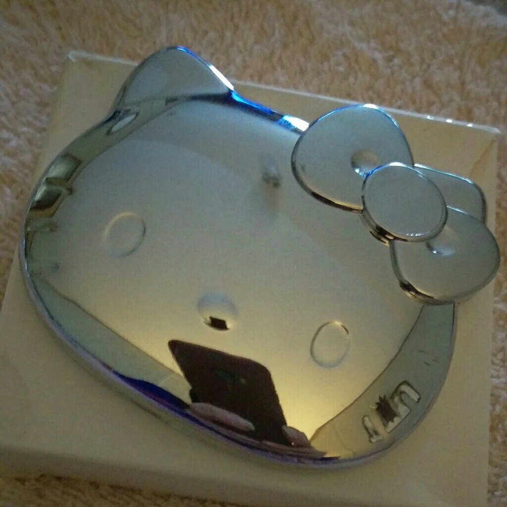 Hello kitty silver compact